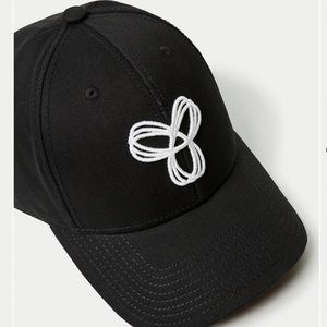 Aritzia Accessories - Aritzia TNA Baseball Velcro Cap Aritzia Accessories - Aritzia TNA Baseball Velcro Cap